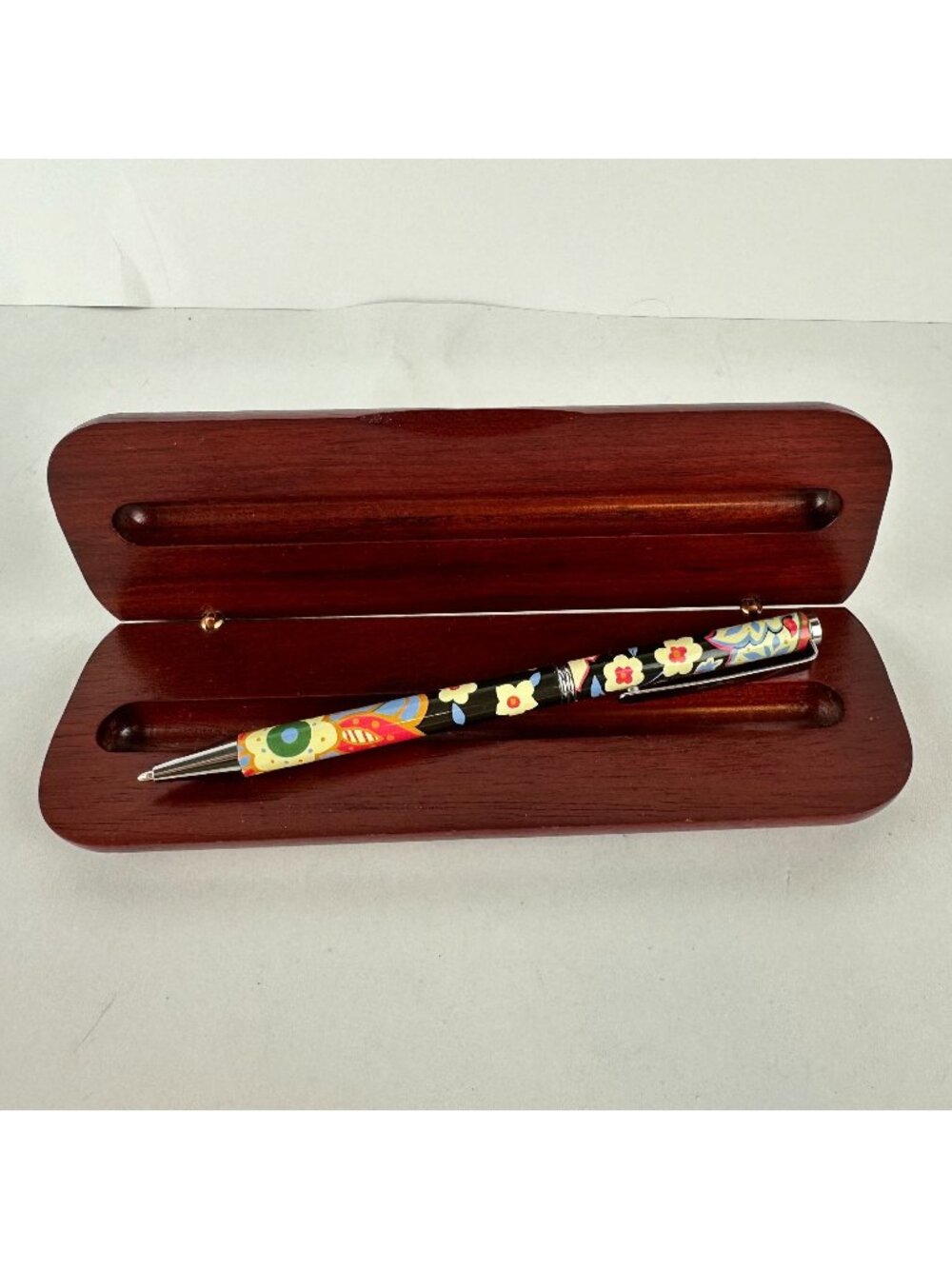 Vera Bradley Floral Patterned Ballpoint Pen With Wooden Case
